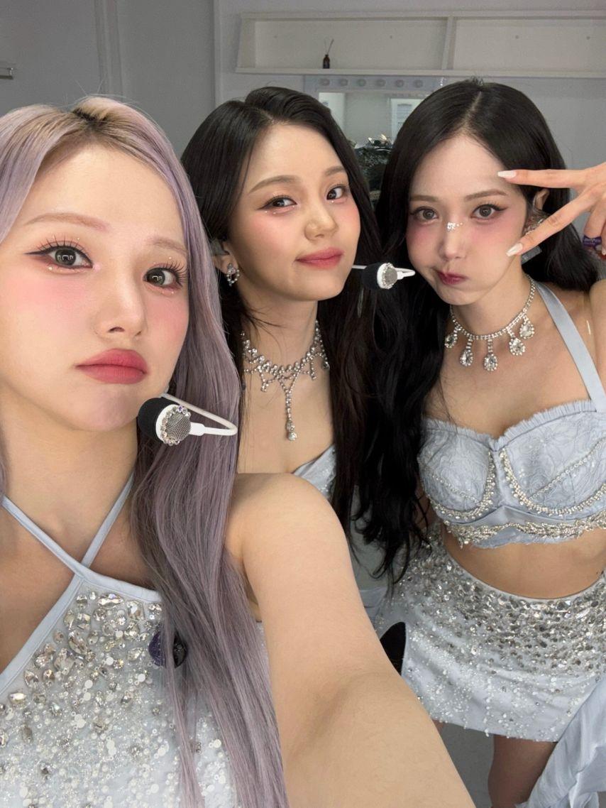 은하 신비 엄지 VIVIZ비비지 4주년9