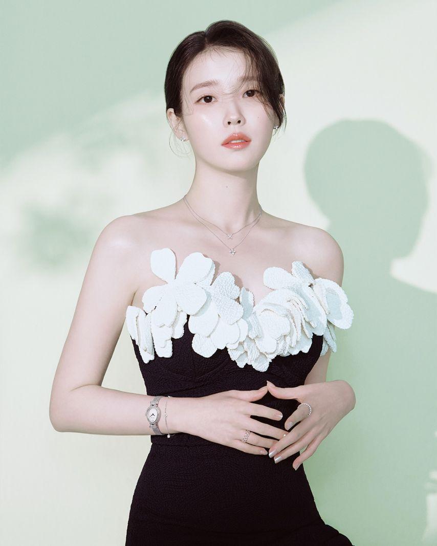 아이유 제이에스티나1