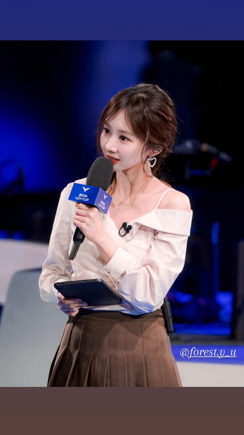 윤수빈 아나운서1