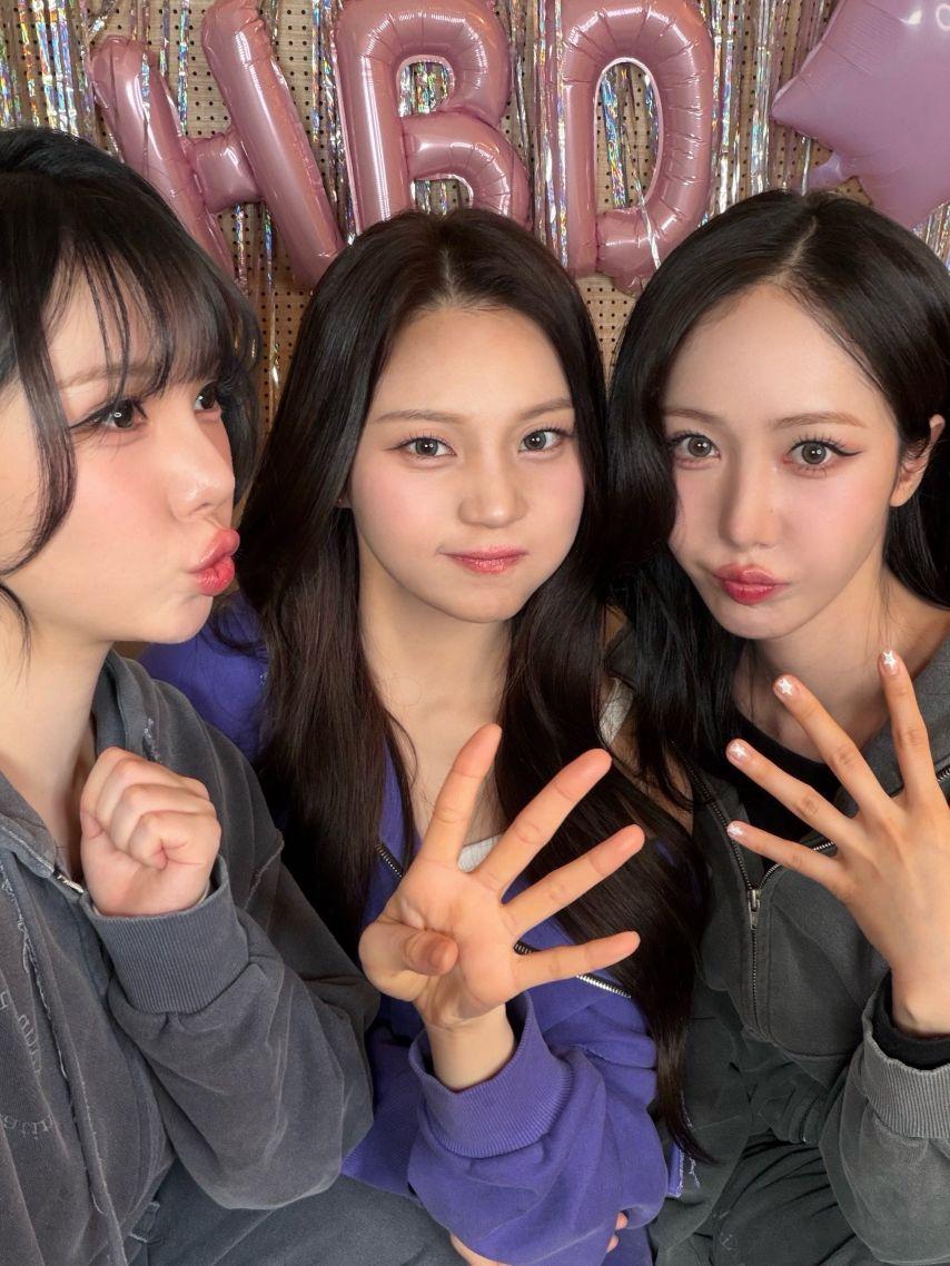 은하 신비 엄지 VIVIZ비비지 260209 4주년 라이브 완료1