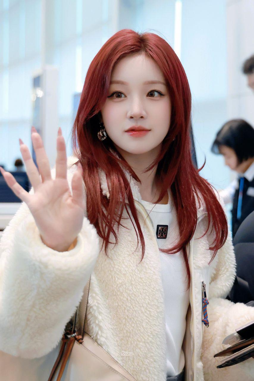 아이들 우기 출국10