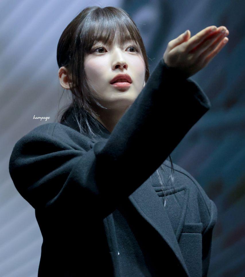 아린 오마이걸 260210 매드댄스오피스 무대인사11