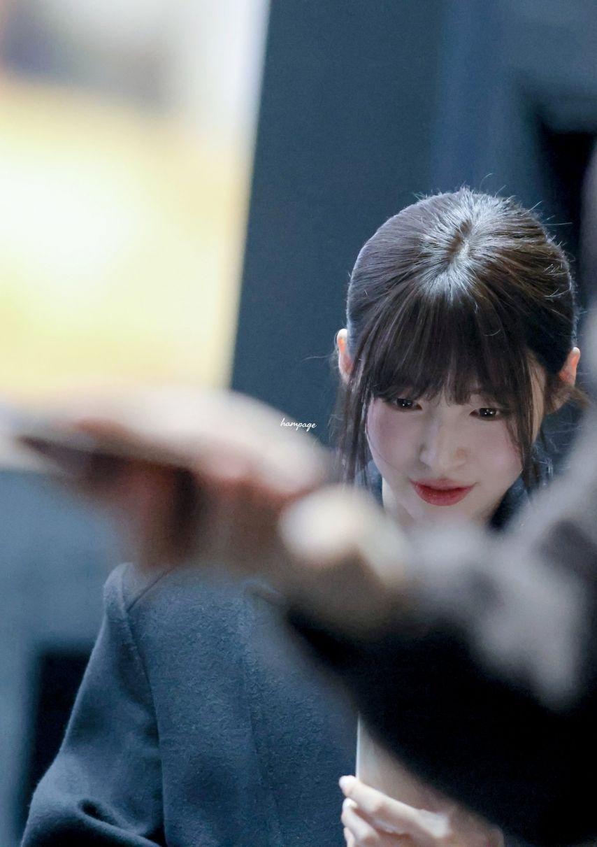 아린 오마이걸 260210 매드댄스오피스 무대인사18