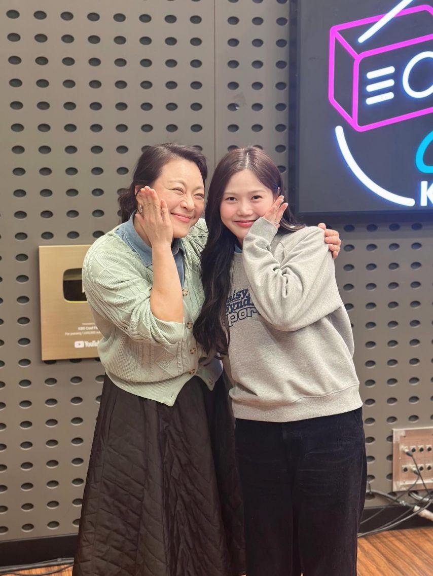 유빈 승희 오마이걸 인별/ 효정 볼륨을높여요 with 이영현/ 유빈 배텐1