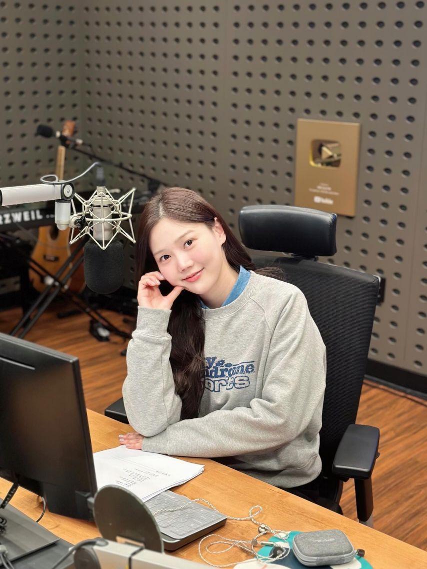 유빈 승희 오마이걸 인별/ 효정 볼륨을높여요 with 이영현/ 유빈 배텐2