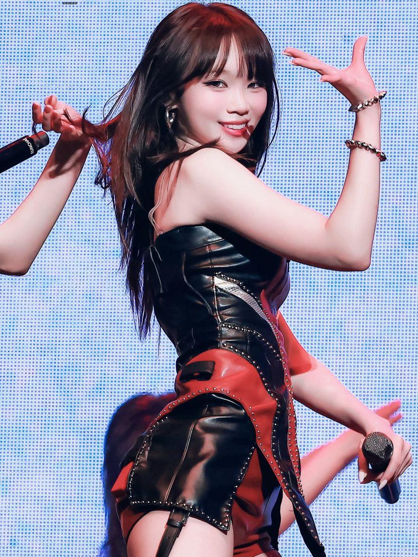 LE SSERAFIM (르세라핌) 김채원11