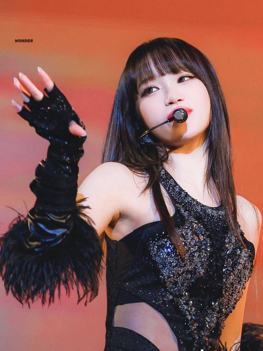 LE SSERAFIM (르세라핌) 김채원2