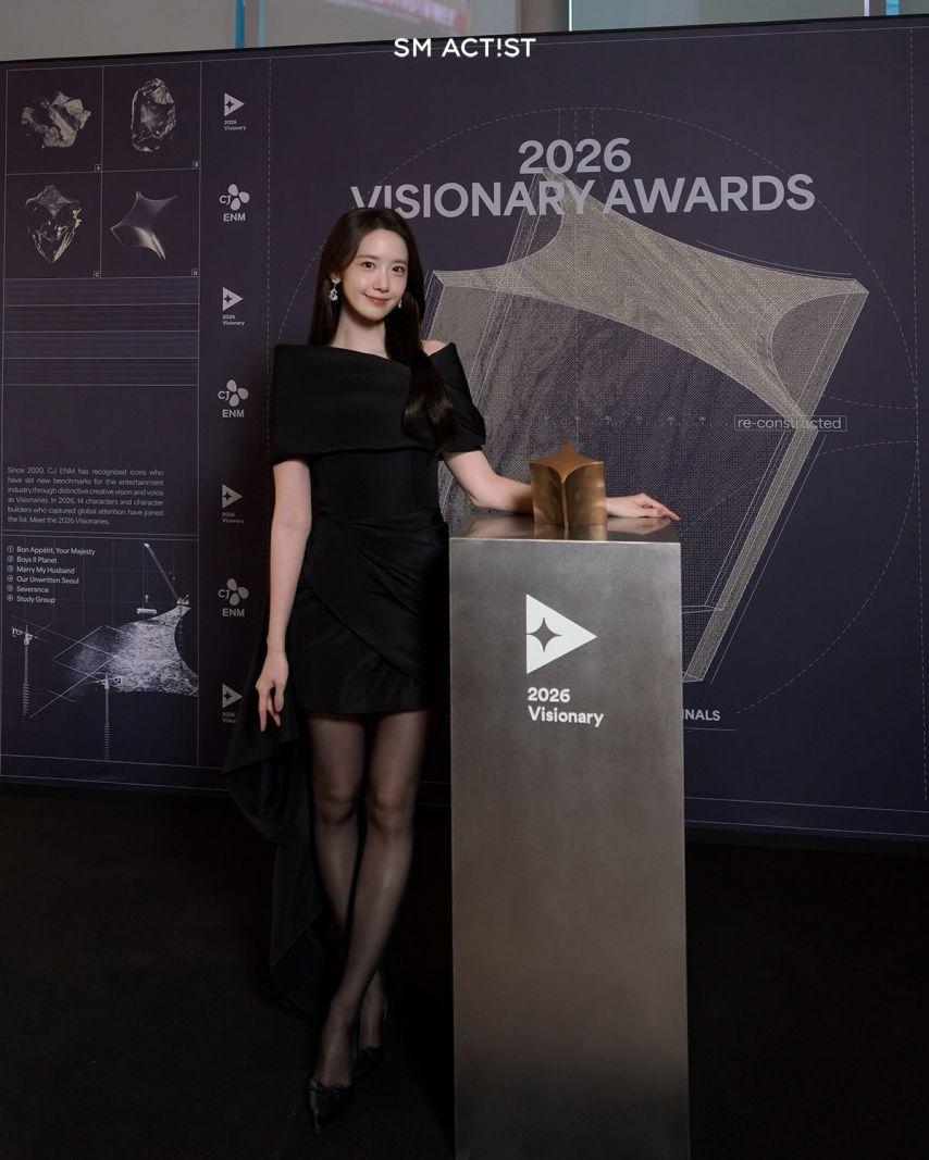 윤아 소녀시대 2026비저너리/ 권유리2