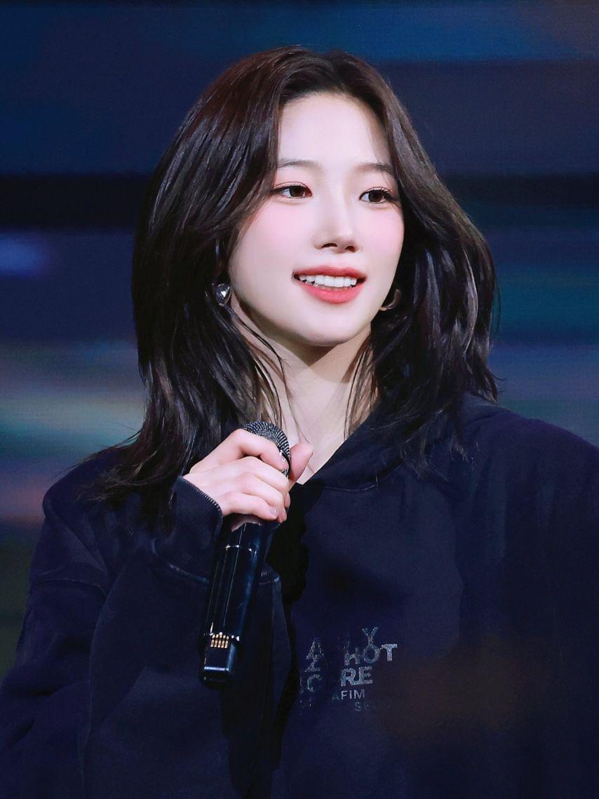 LE SSERAFIM (르세라핌) 카즈하7