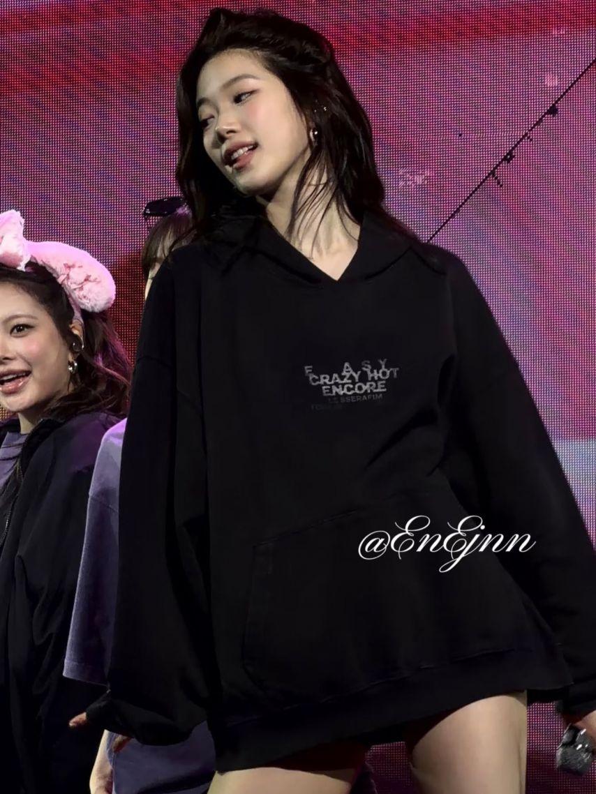 LE SSERAFIM (르세라핌) 카즈하8