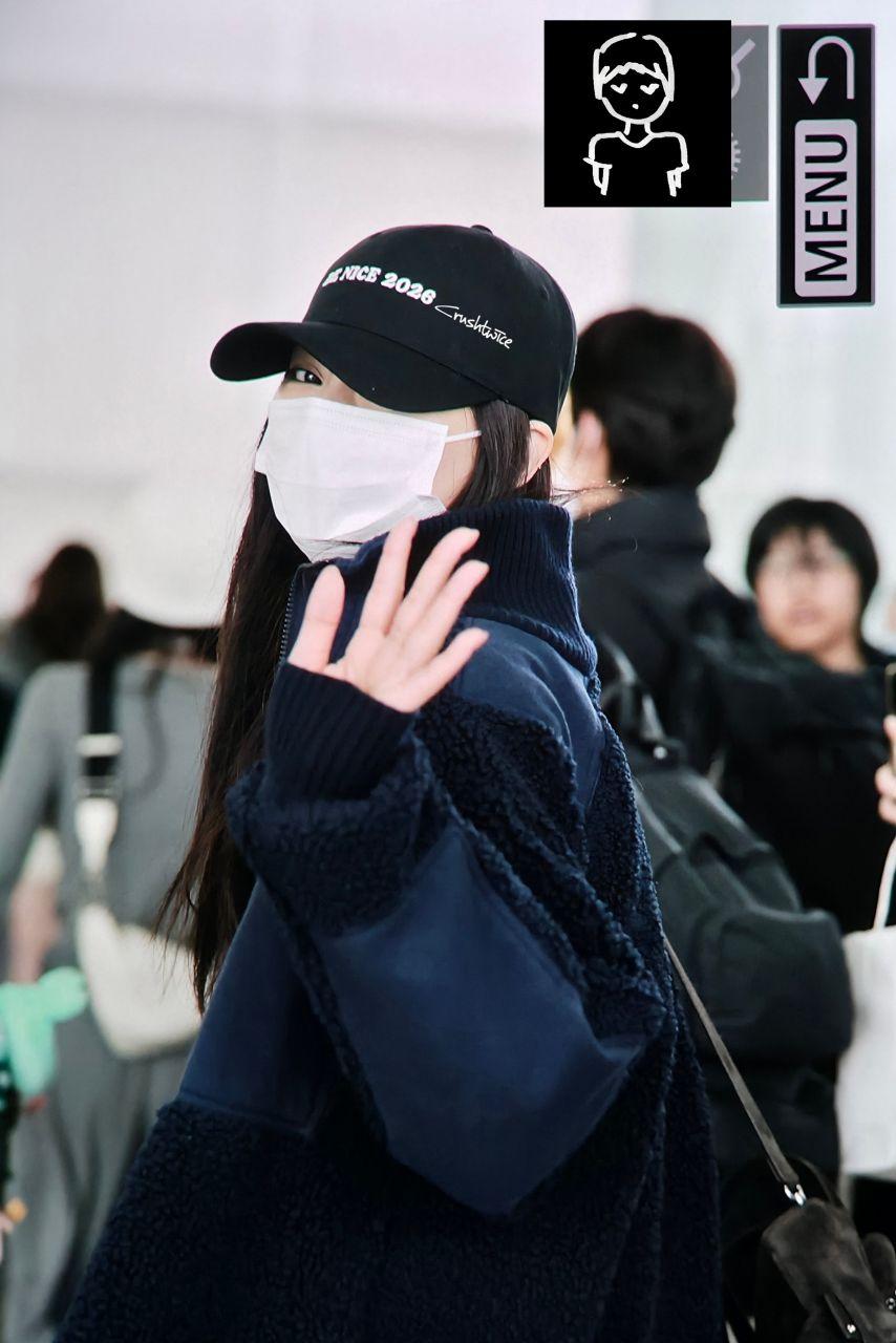 트와이스 사나 쯔위 출국5