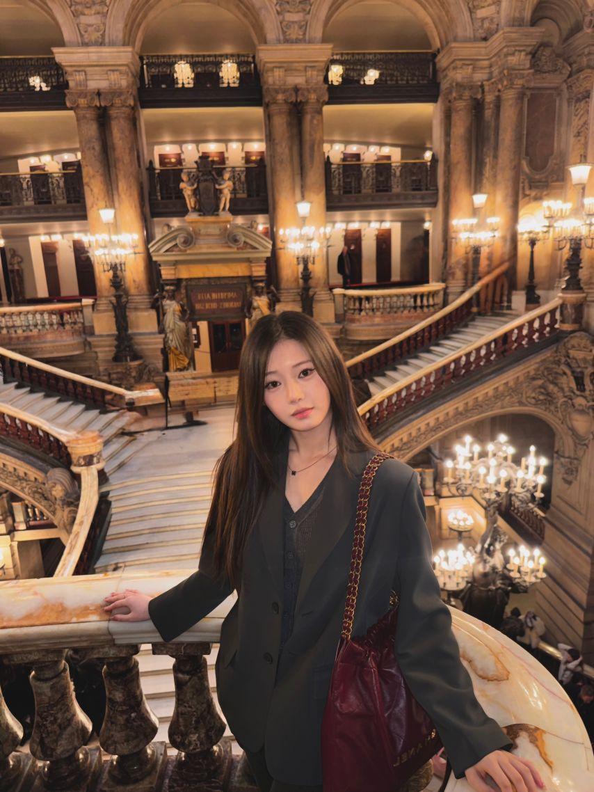 베이비몬스터 로라1