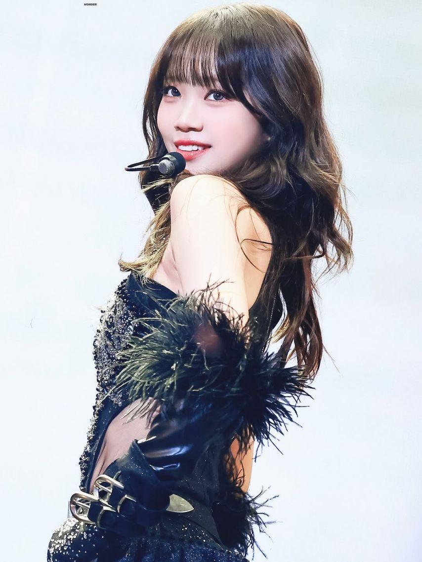 LE SSERAFIM (르세라핌) 김채원14