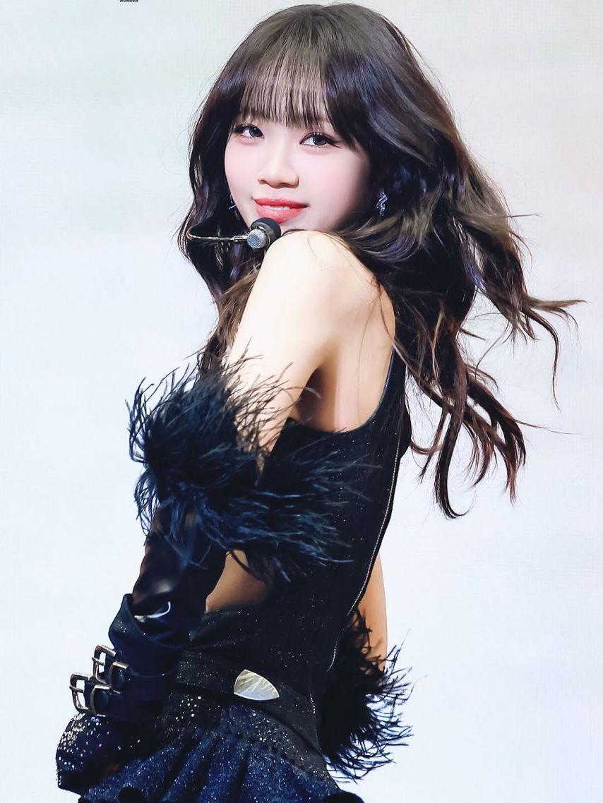 LE SSERAFIM (르세라핌) 김채원15