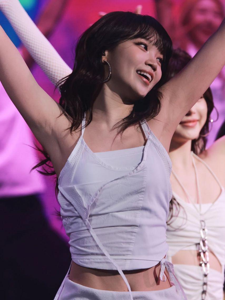 LE SSERAFIM (르세라핌) 김채원5