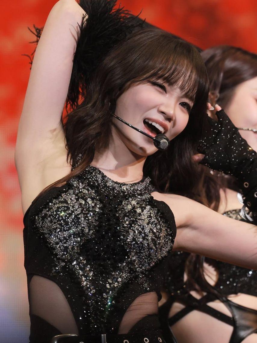 LE SSERAFIM (르세라핌) 김채원9