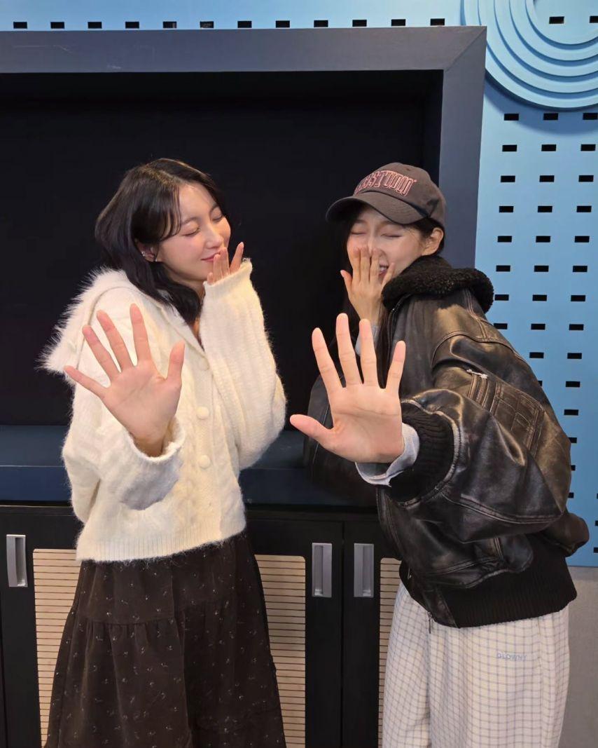 유빈 오마이걸 with 정예인 러블리즈 배텐2