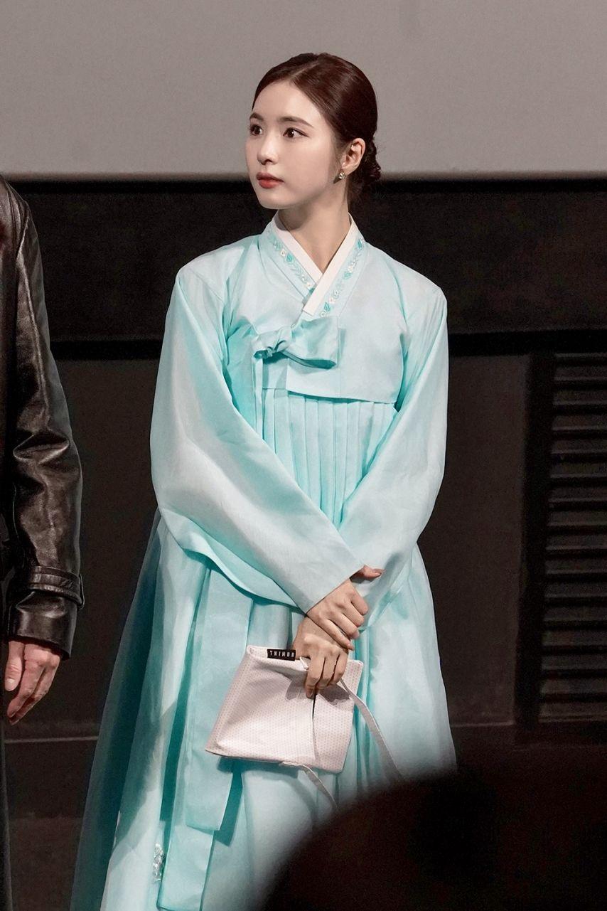 신세경 휴민트 무대인사 등11