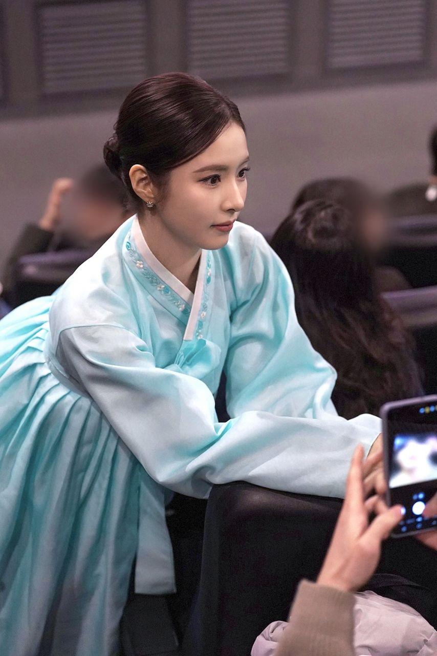 신세경 휴민트 무대인사 등14