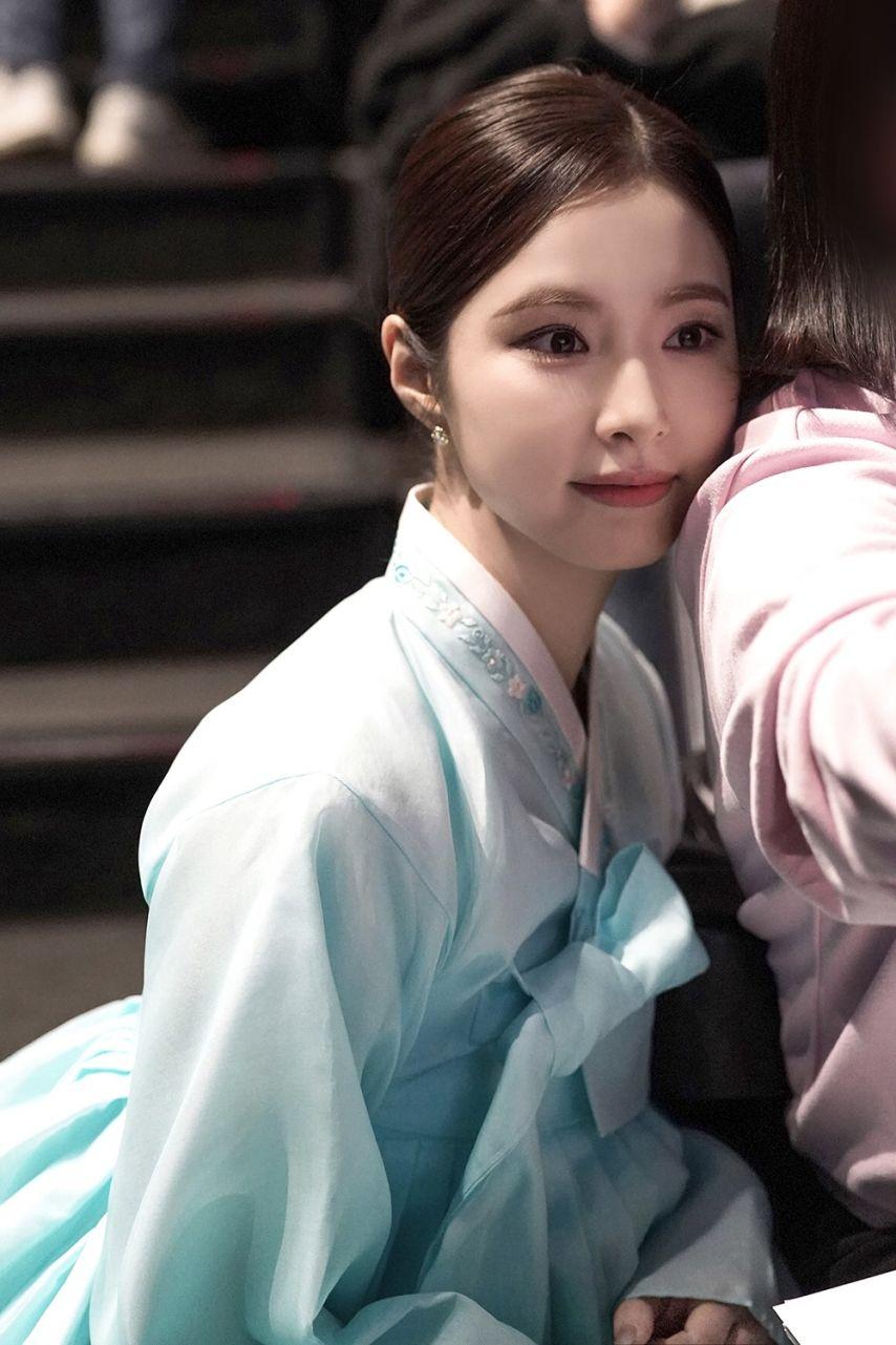 신세경 휴민트 무대인사 등15