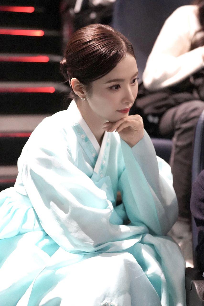 신세경 휴민트 무대인사 등16