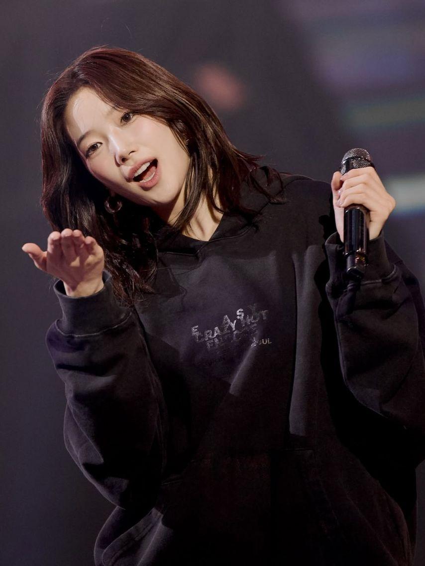 LE SSERAFIM (르세라핌) 카즈하1