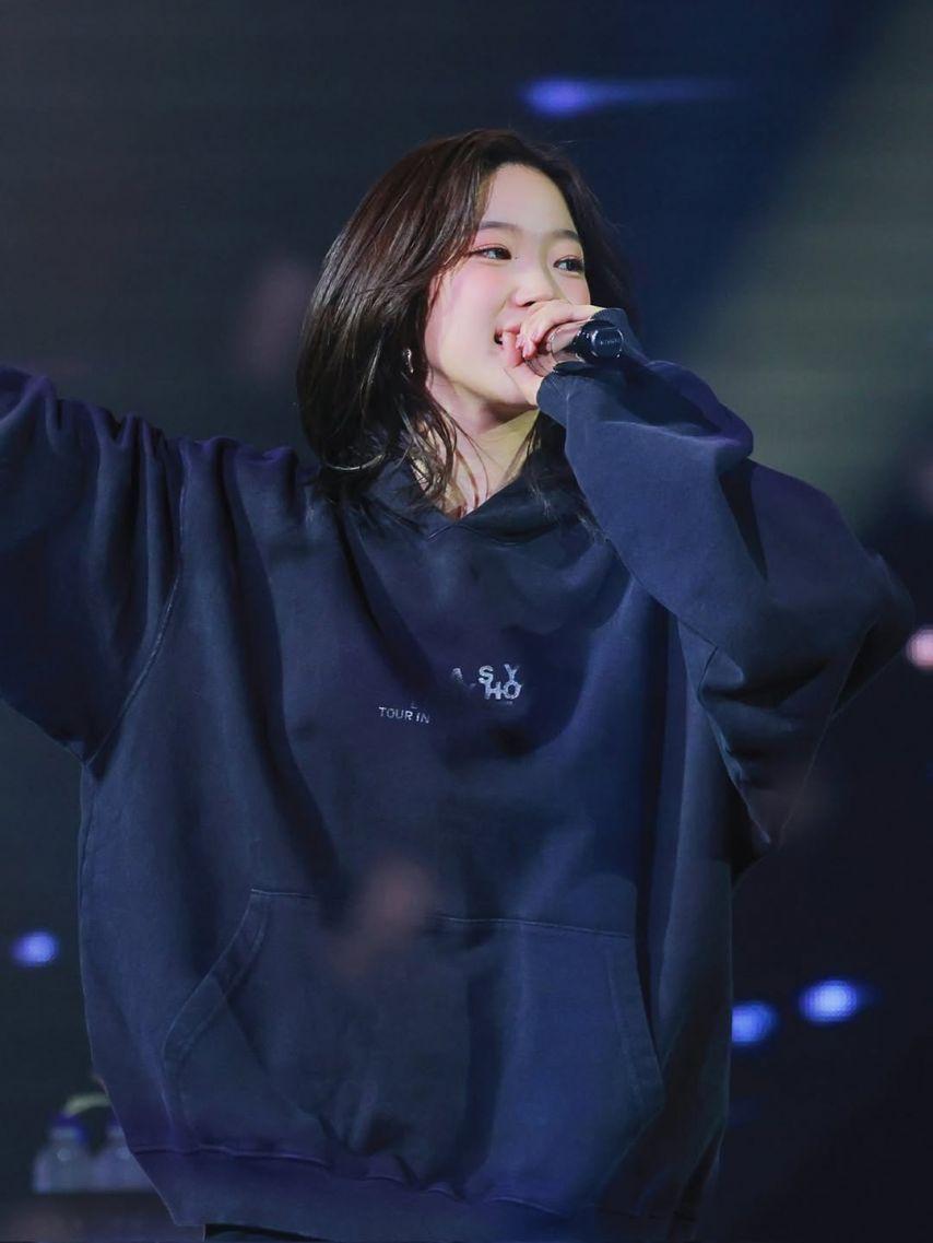 LE SSERAFIM (르세라핌) 카즈하4