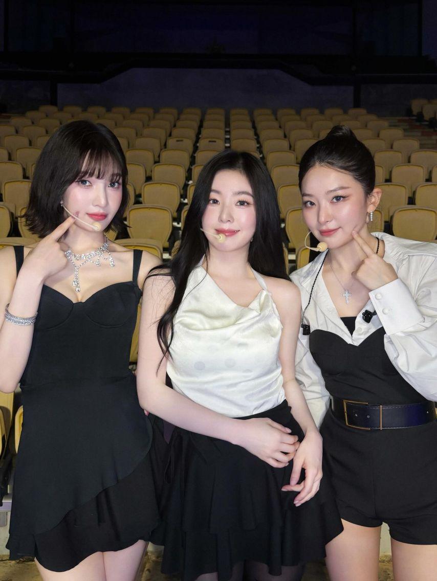조이 레드벨벳 인별 with 슬기 아이린/ 슬기 with 유하 Hearts2Hearts12