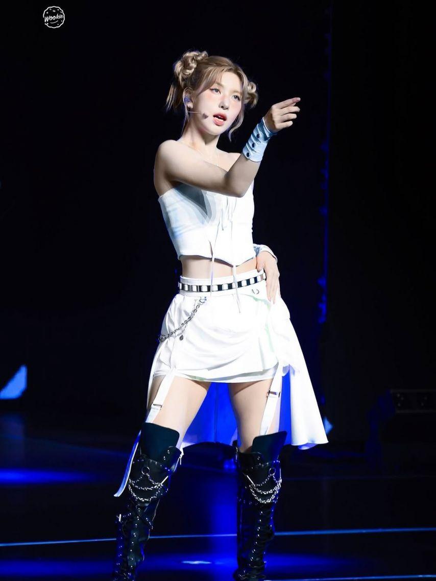 NMIXX (엔믹스) 배이10