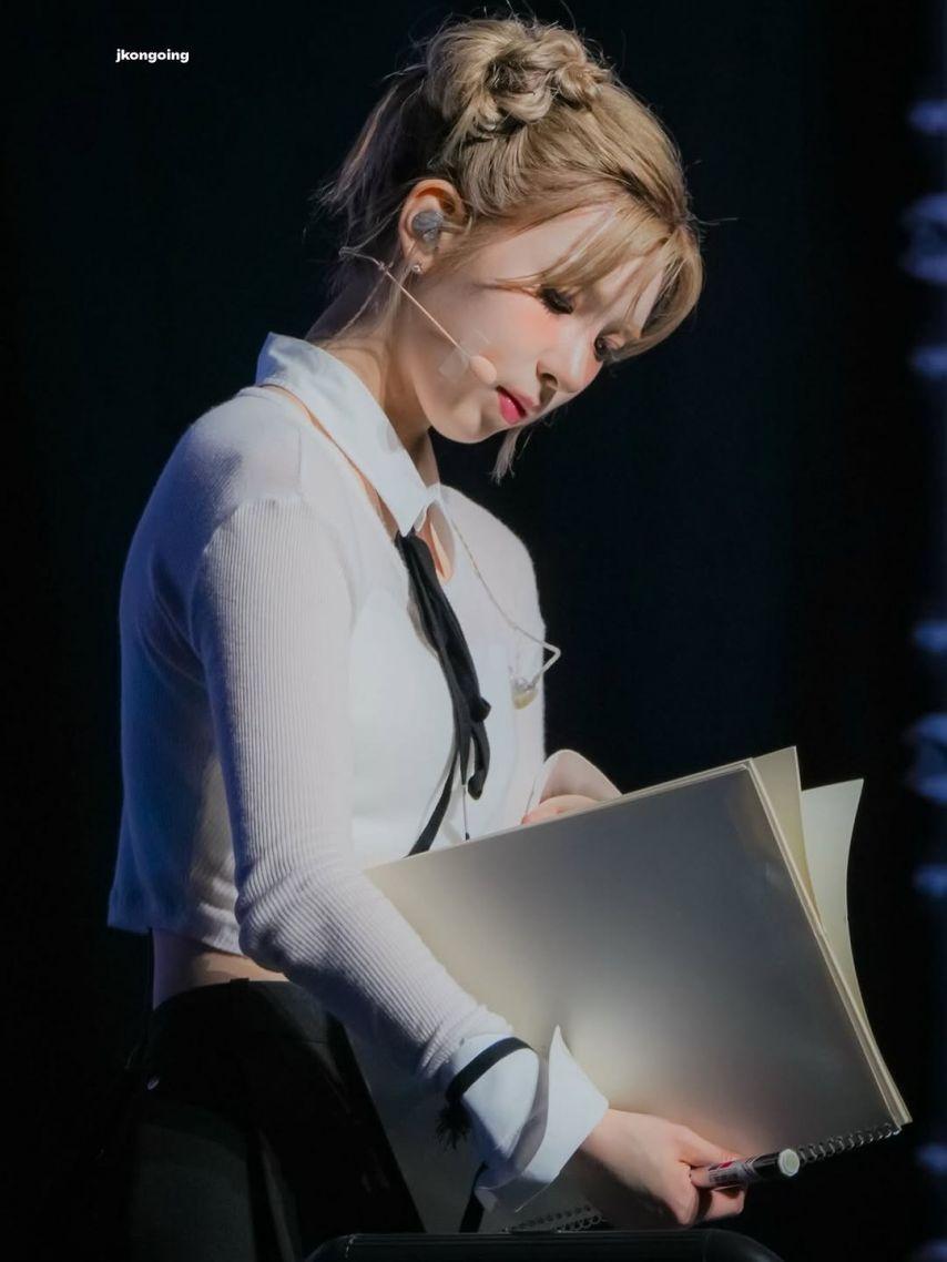 NMIXX (엔믹스) 배이4