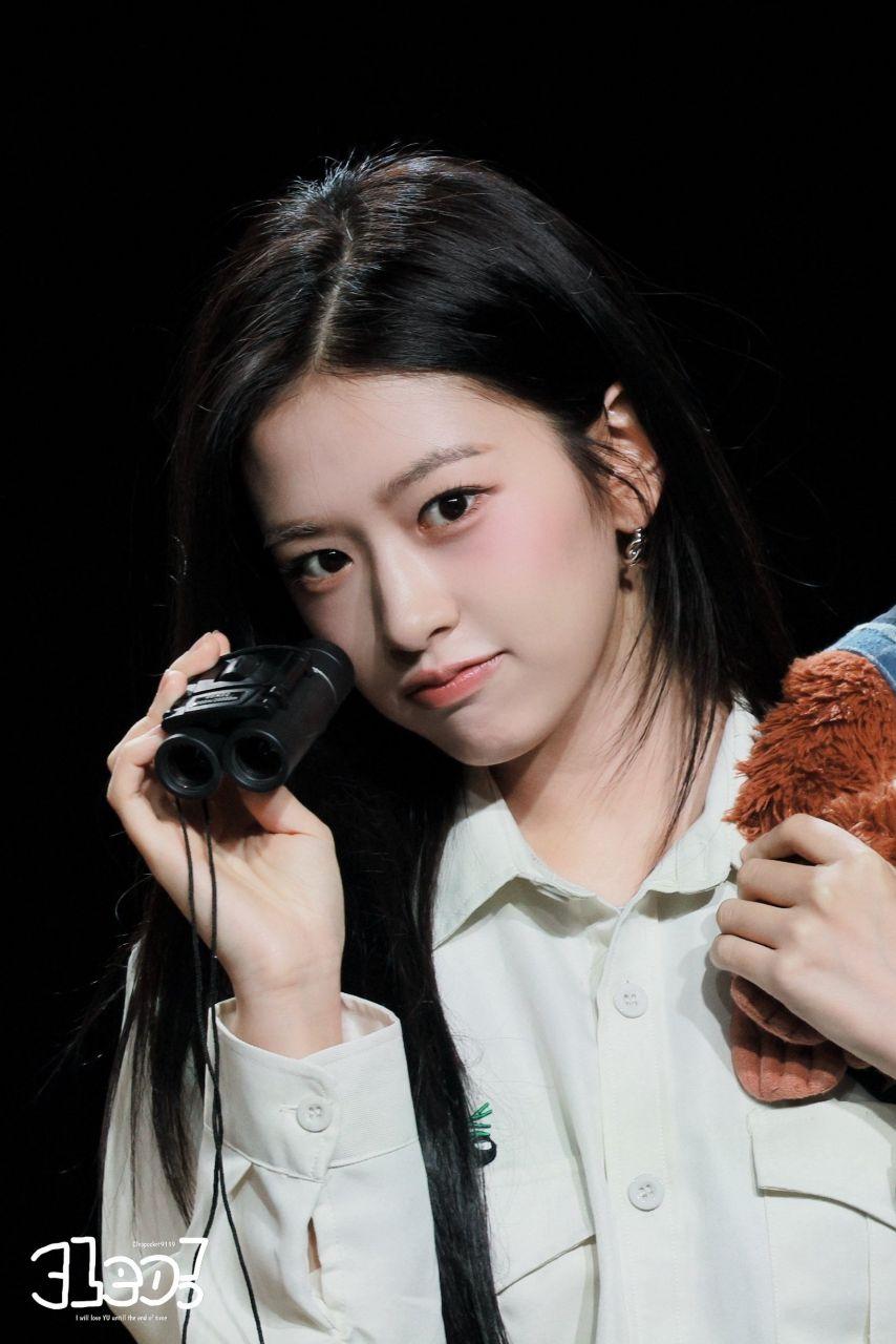 아이브 안유진5