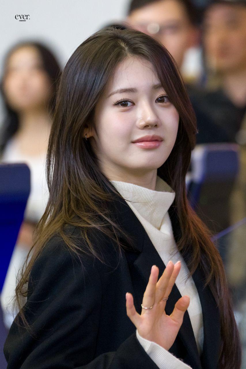 베이비몬스터 로라2