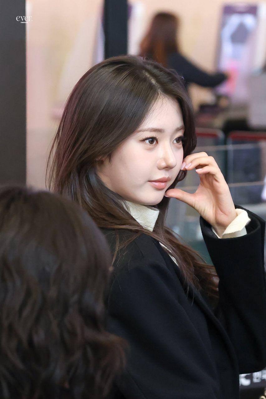 베이비몬스터 로라7