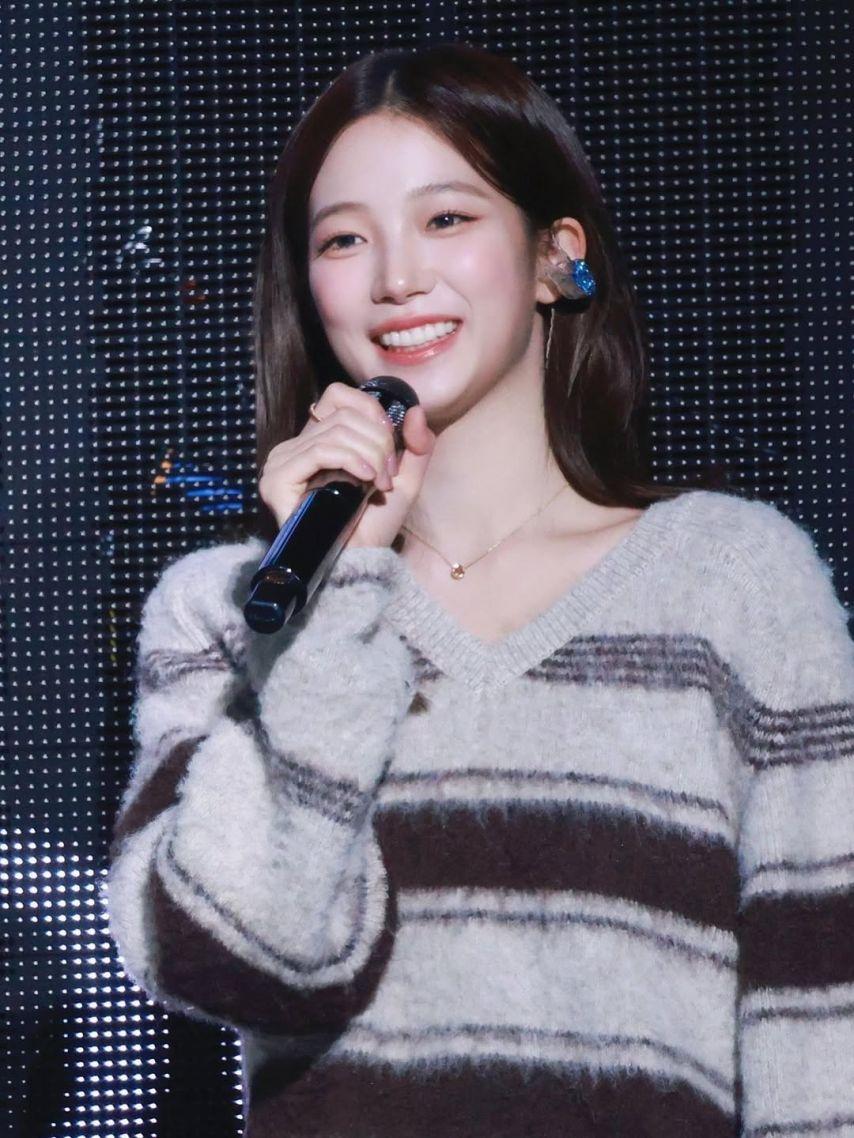 LE SSERAFIM (르세라핌) 카즈하13