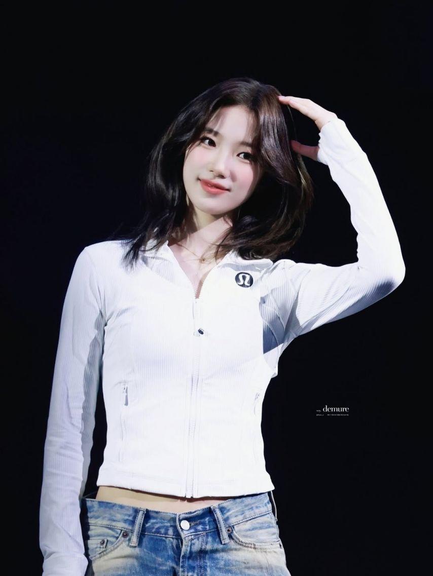 LE SSERAFIM (르세라핌) 카즈하15