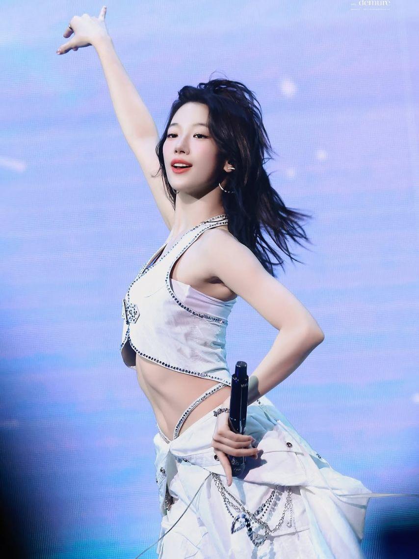 LE SSERAFIM (르세라핌) 카즈하8