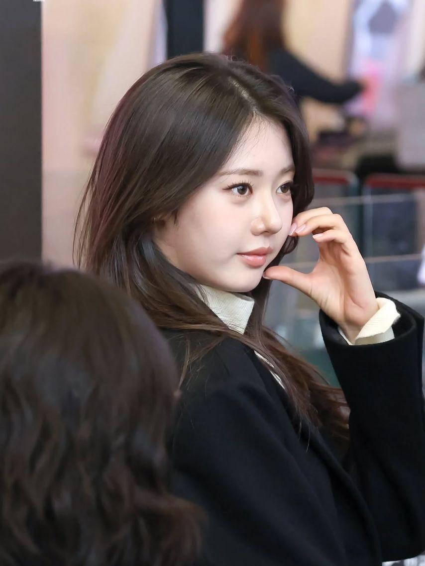 BABYMONSTER (베이비몬스터) 로라5