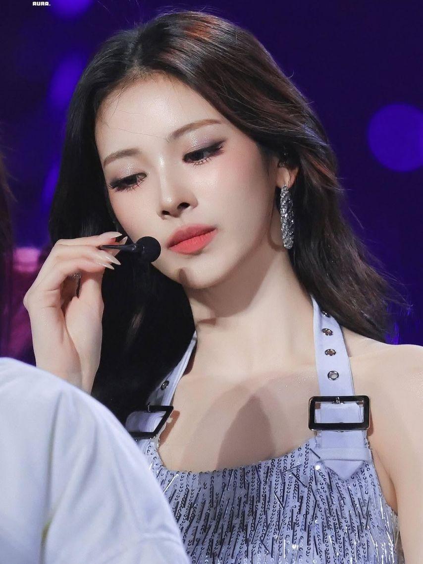 MEOVV (미야오) 안나1