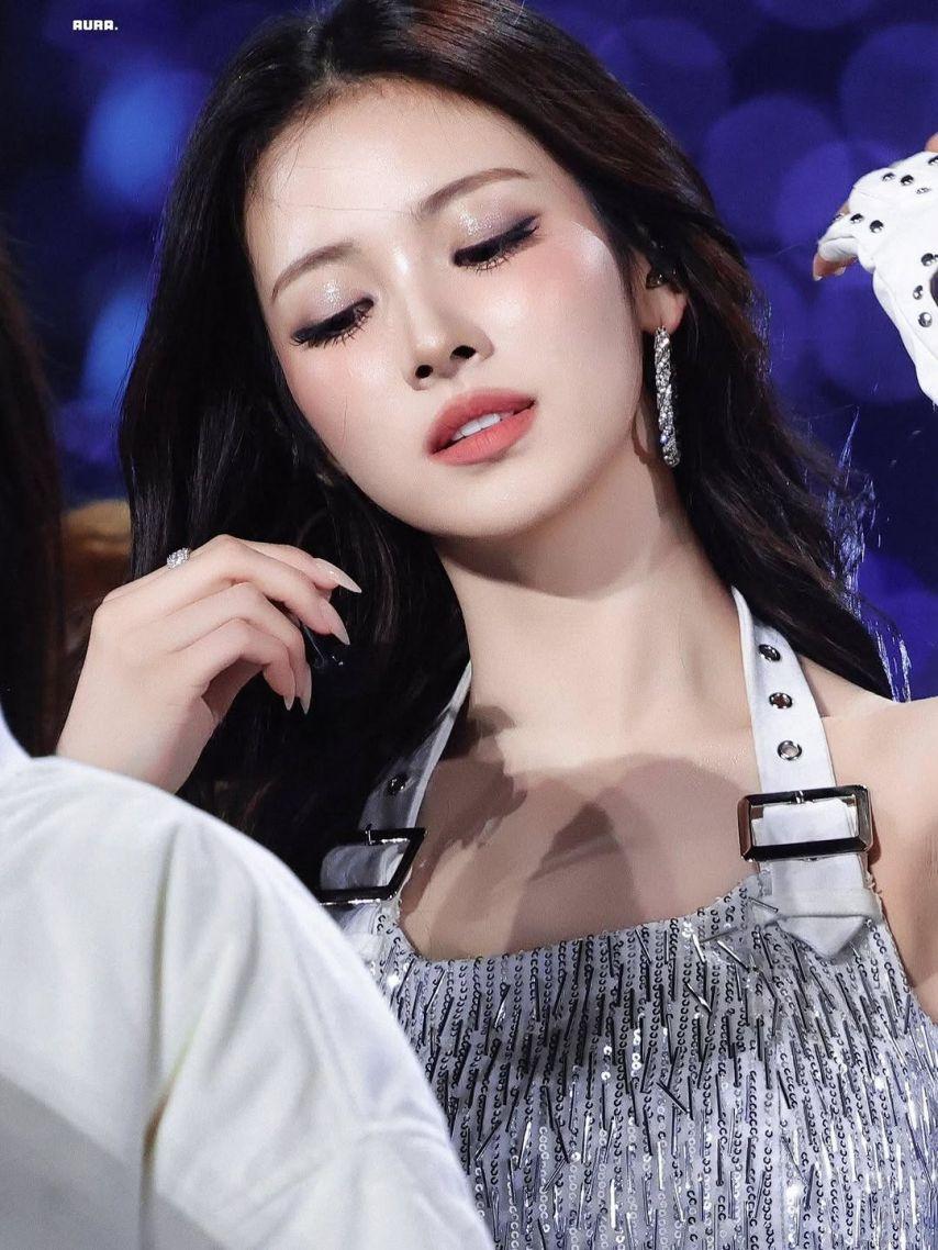 MEOVV (미야오) 안나3