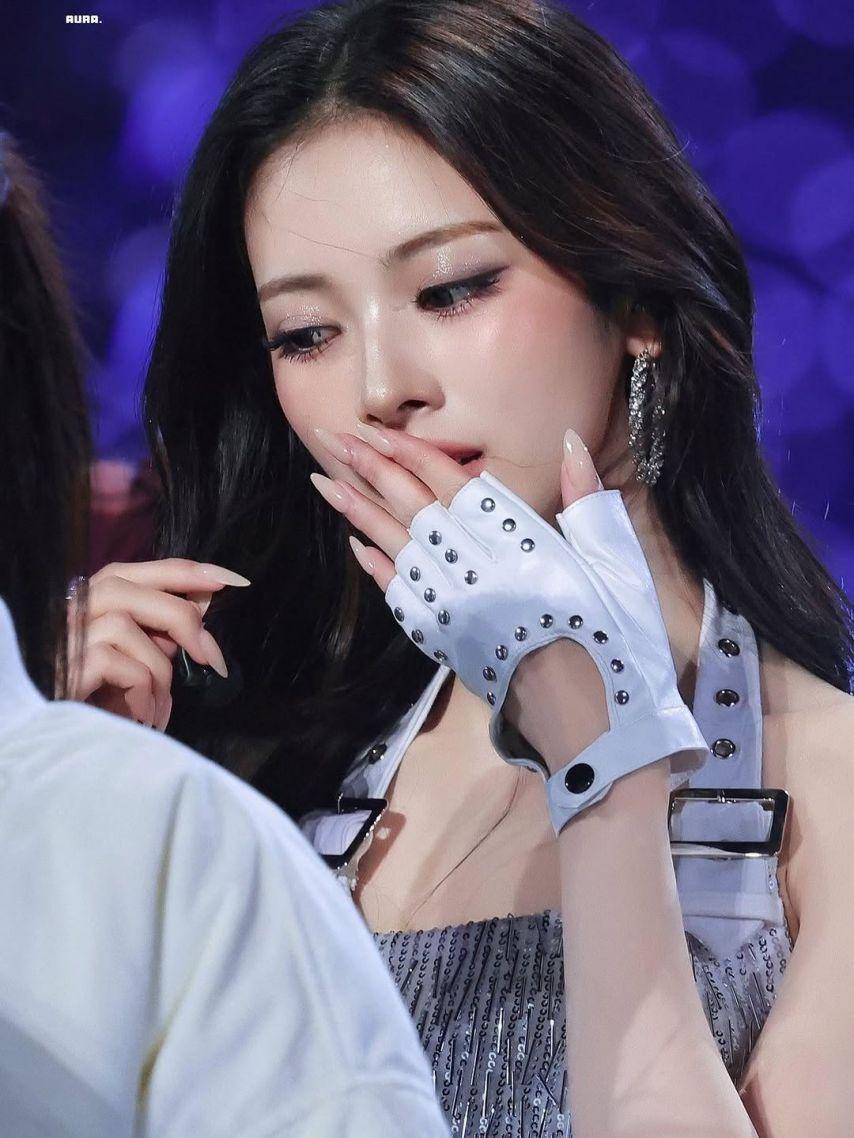 MEOVV (미야오) 안나4