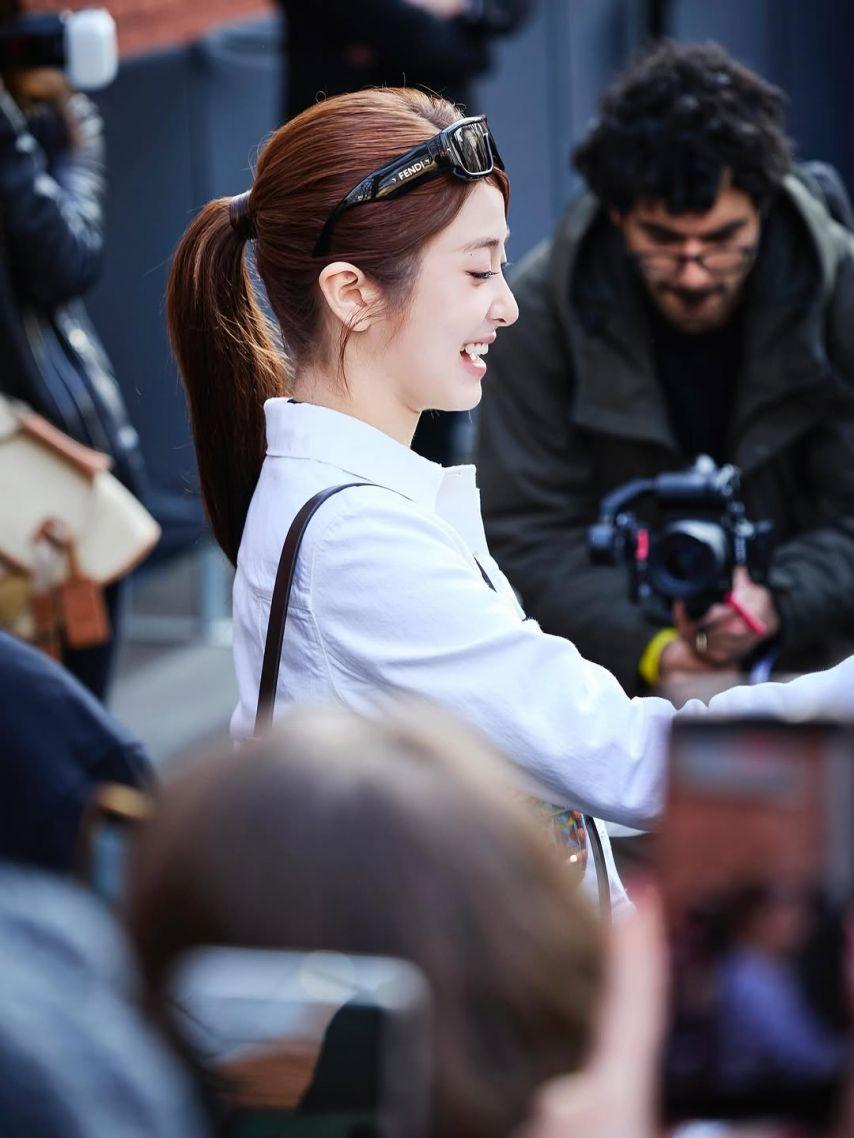 LE SSERAFIM (르세라핌) 허윤진6