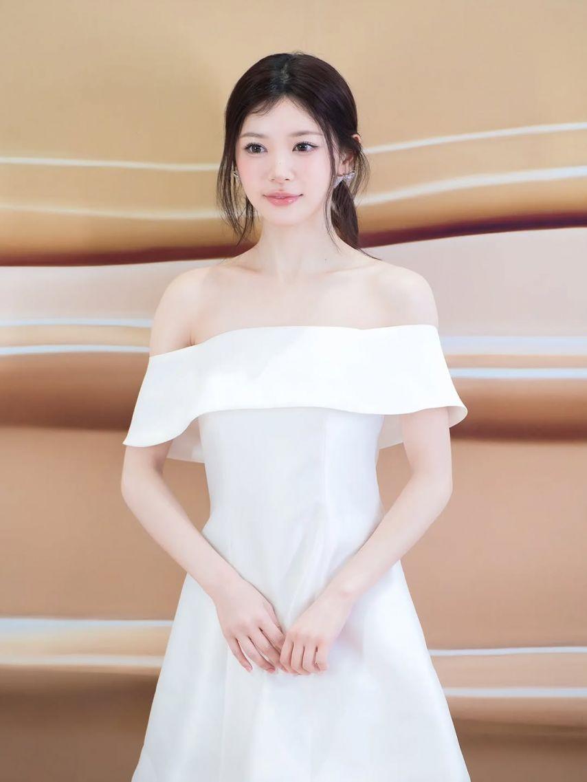 아일릿 (ILLIT) 모카14