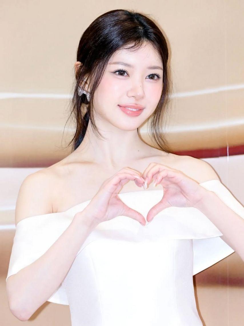 아일릿 (ILLIT) 모카9