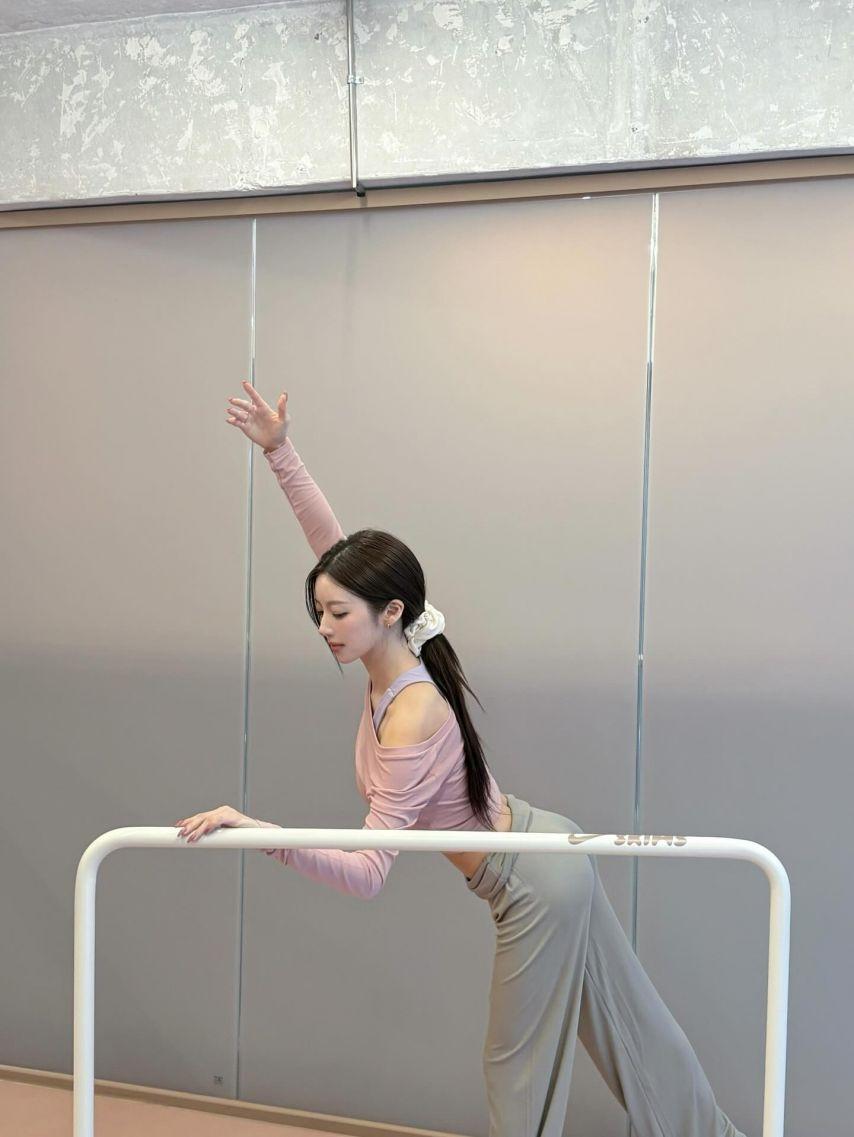 홍지윤 김설현 인별1