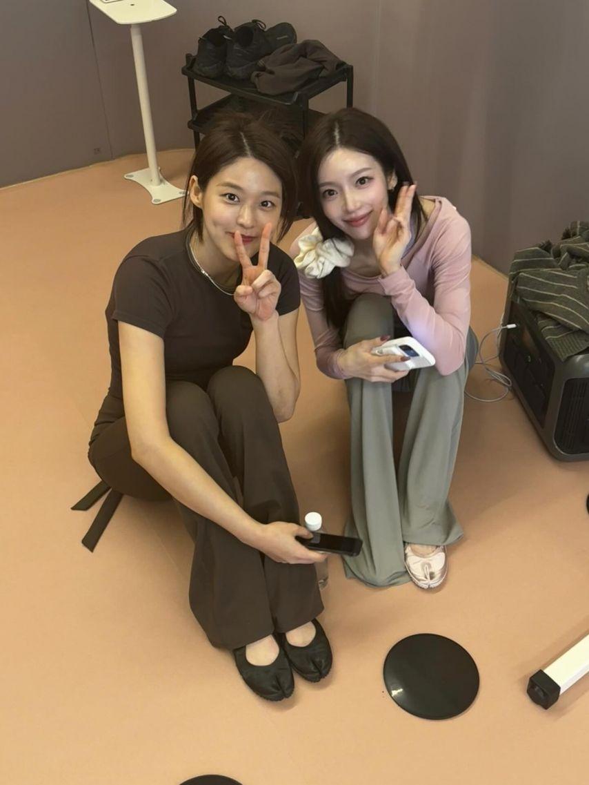 홍지윤 김설현 인별8