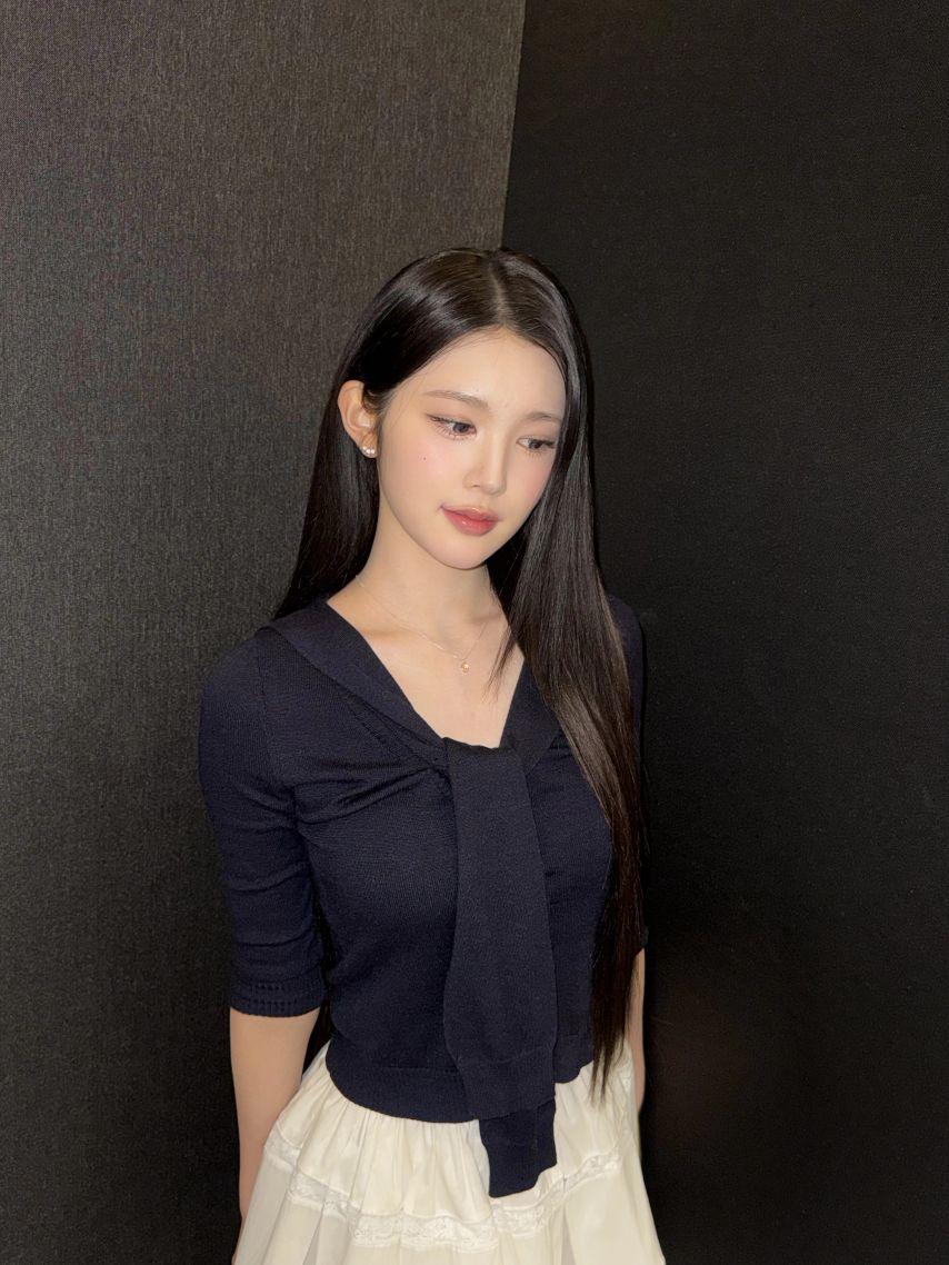 하츠투하츠 지우,  에이나4