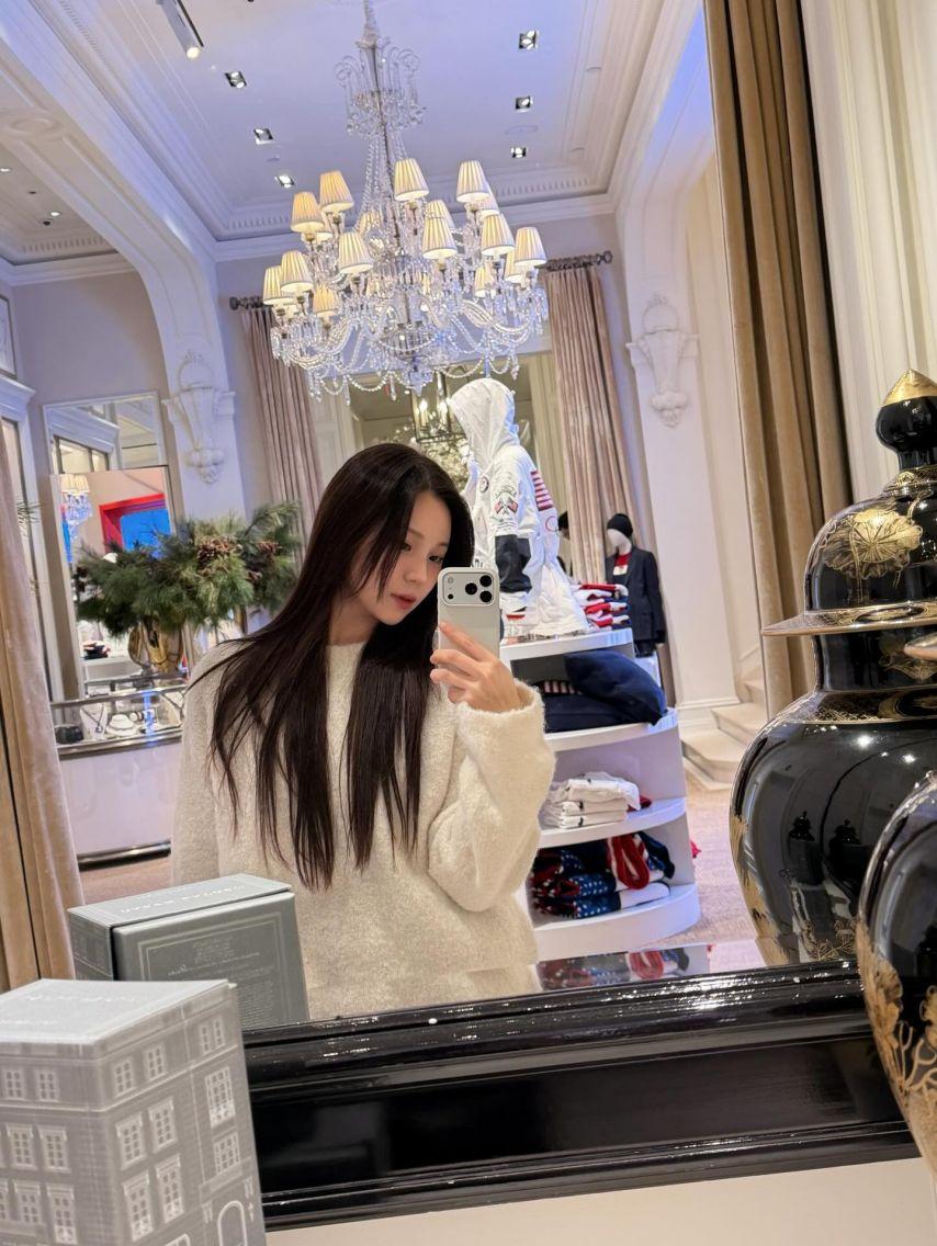 엄지 VIVIZ비비지 인별23