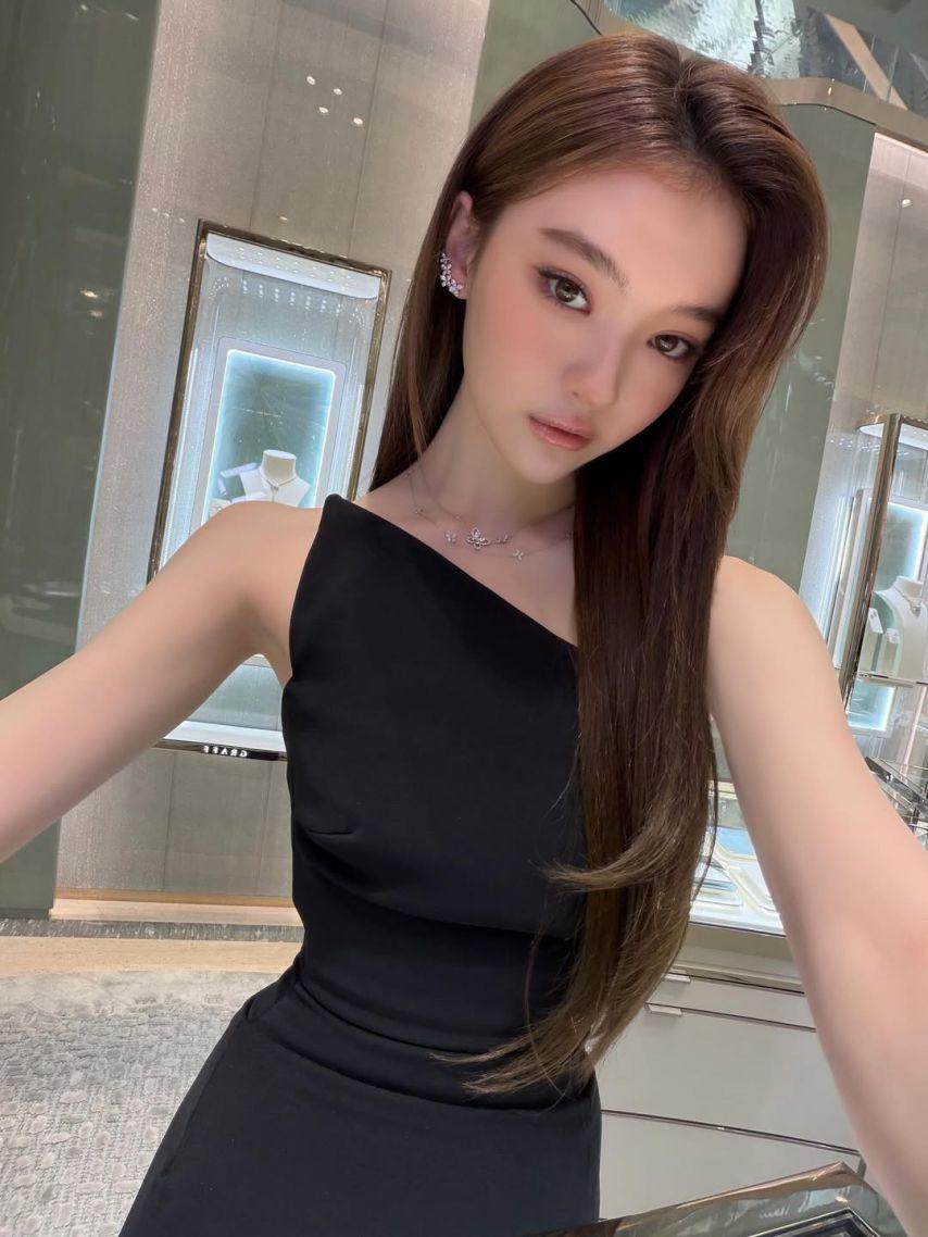 MEOVV (미야오) 엘라0