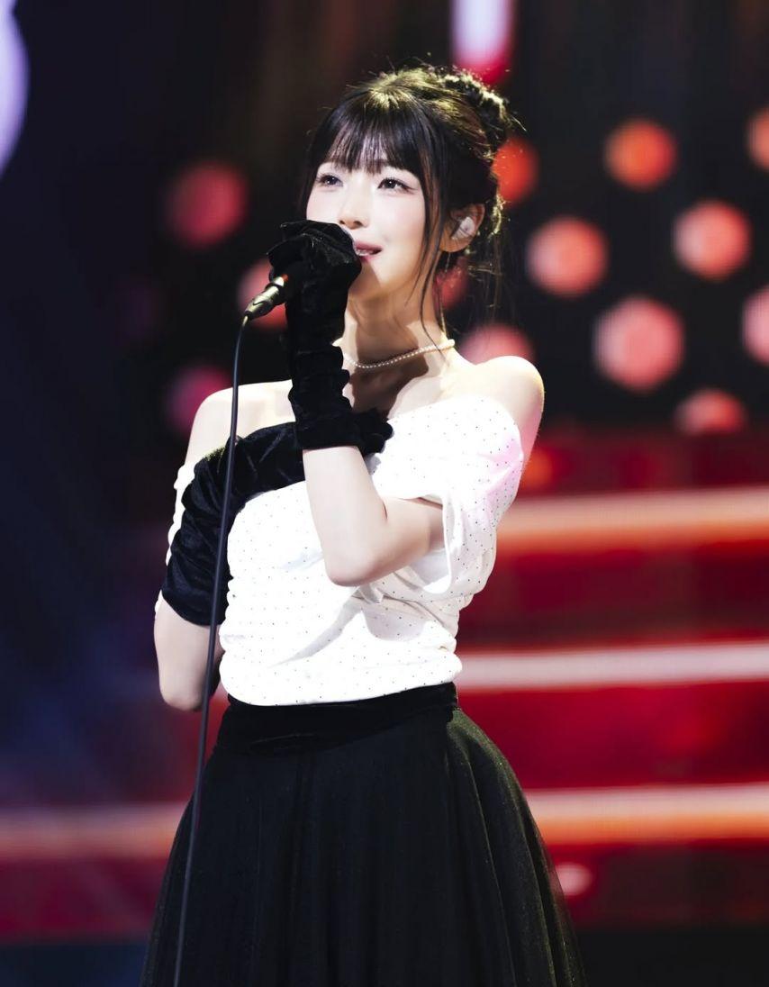 프로미스나인 (fromis_9) 백지헌1