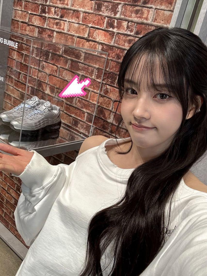 STAYC (스테이씨) 윤6